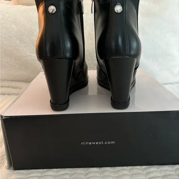NINE WEST Wedge Booties - Picture 6 of 9